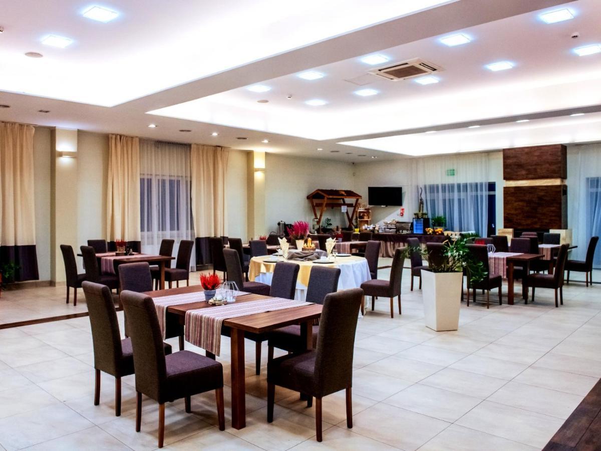 Hotel Feniks Gniezno Exterior photo