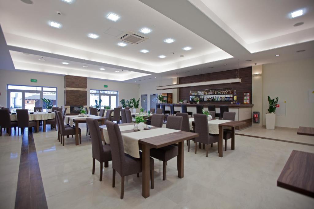 Hotel Feniks Gniezno Exterior photo